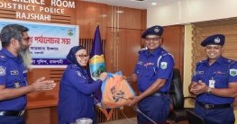রাজশাহী জেলা পুলিশের মাঝে আম বিতরণ করলেন পুলিশ সুপার