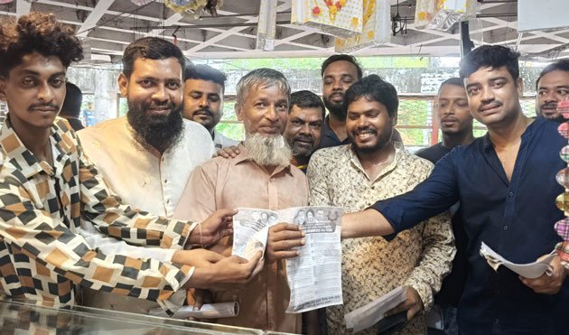 কাশিয়াডাঙ্গা থানা যুবদলের উদ্যোগে ৩১ দফা বাস্তবায়নে লিফলেট বিতরণ